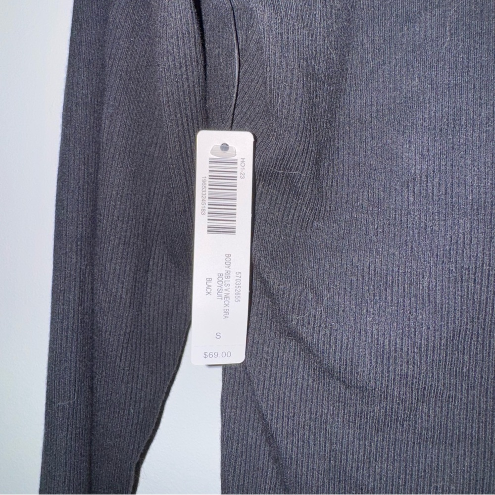 Soma Classic‎ Black V-Neck Bodysuit (A2-12) - Picture 3 of 5